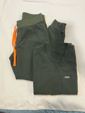 FIGS Scrub Set XS Moss